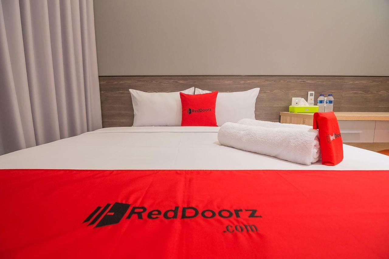 Wisma tamu Reddoorz Near Taman Rejomulyo Semarang